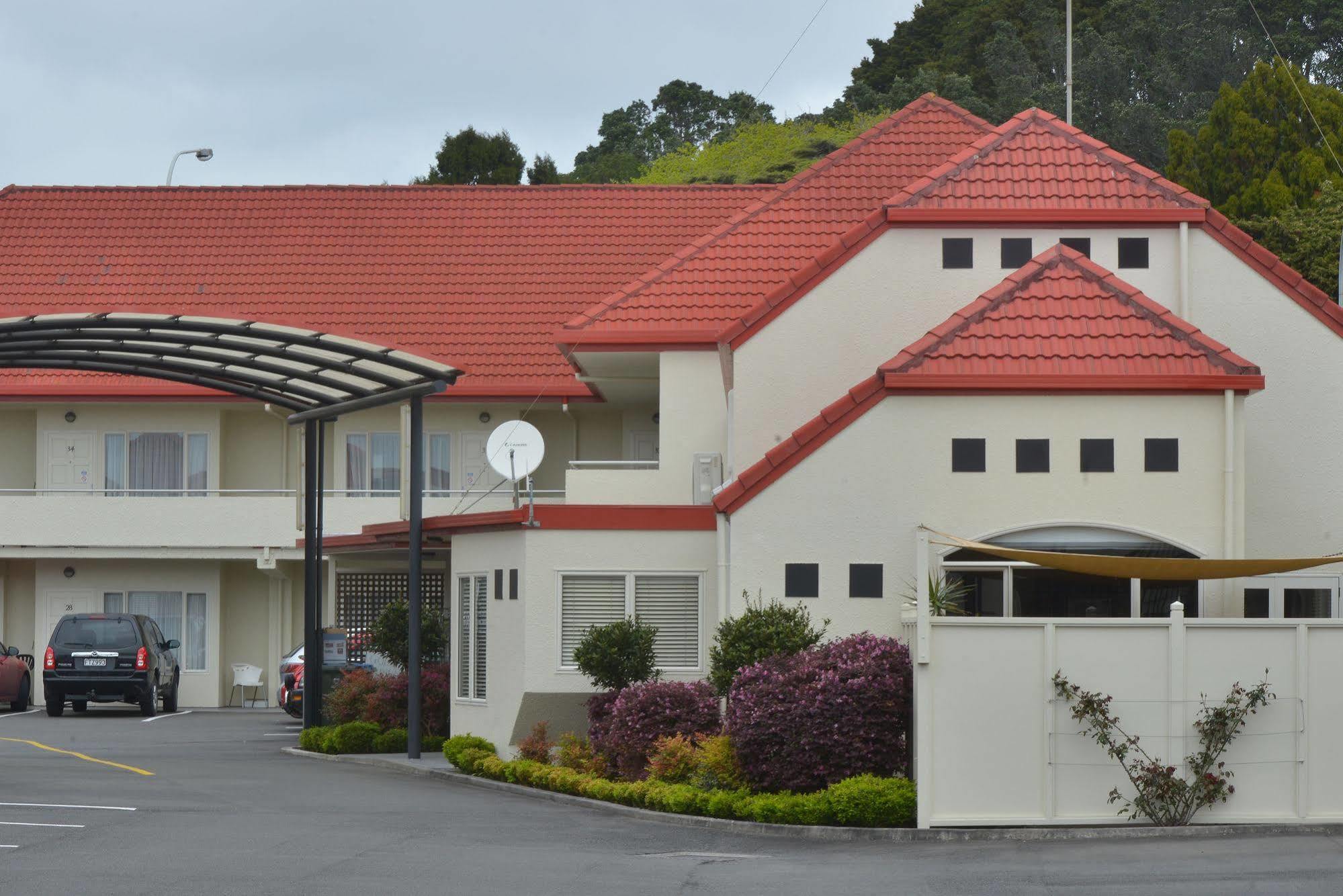 Brougham Heights Motel New Plymouth Buitenkant foto